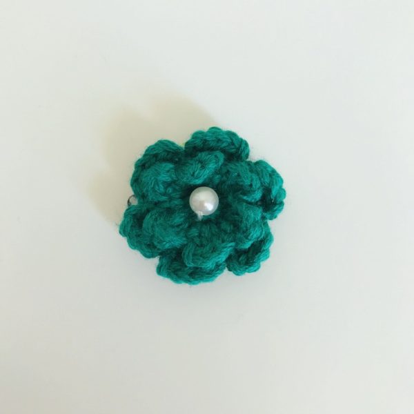 Barrette magique tient sur 1 cheveu, modèle Fleur au crochet – Image 5